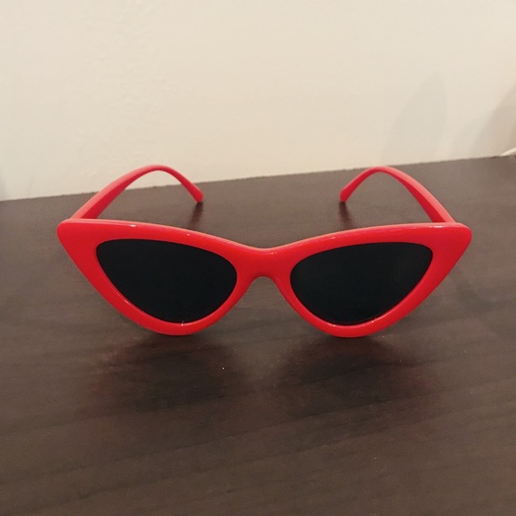 Cat Eye Sunglasses 🕶 - Picture 2 of 2